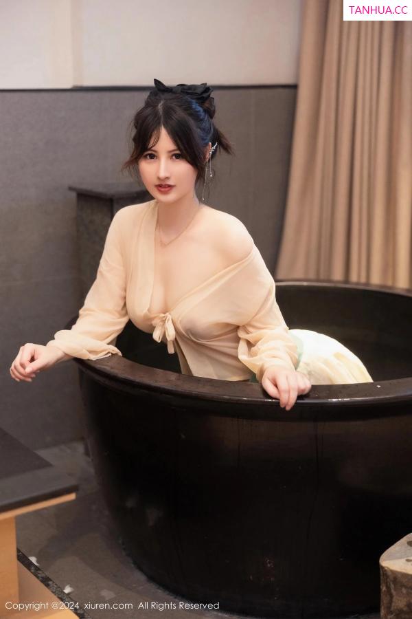 陈诗诗 诗诗 [XiuRen]高清写真图 2024.02.22 No.8128 诗诗kiki 性感美臀第41张图片